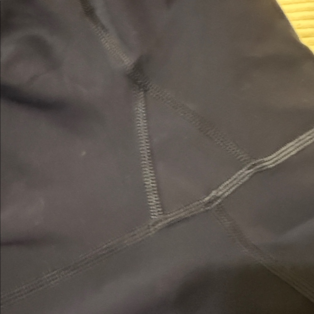 Women’s Navy Active Leggings Lululemon - Picture 7 of 7